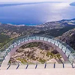 & Nugal Makarska