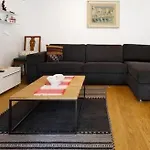 & Nugal Apartman Makarska