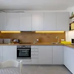 Apartman & Nugal Makarska