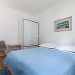 & Nugal * Макарска